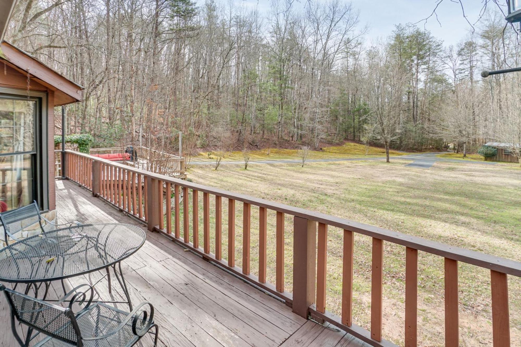 Charming Cabin With Fire Pit And Decks About 7 Mi To Helen Sautee Nacoochee Dış mekan fotoğraf